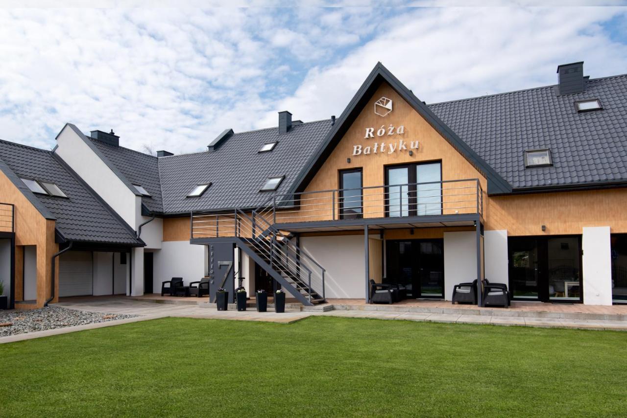 Roza Baltyku - Apartamenty I Pokoje A Dębki Eksteriør bilde